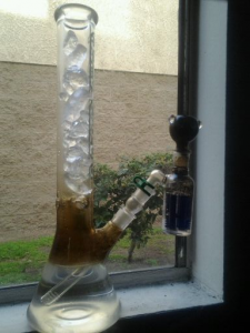 icy bong hits