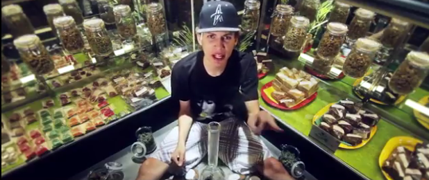 STUFF STONERS LIKE VIDEO of the DAY: Shawn Moore - Dooper on the Dolo Locked in a Dispensary