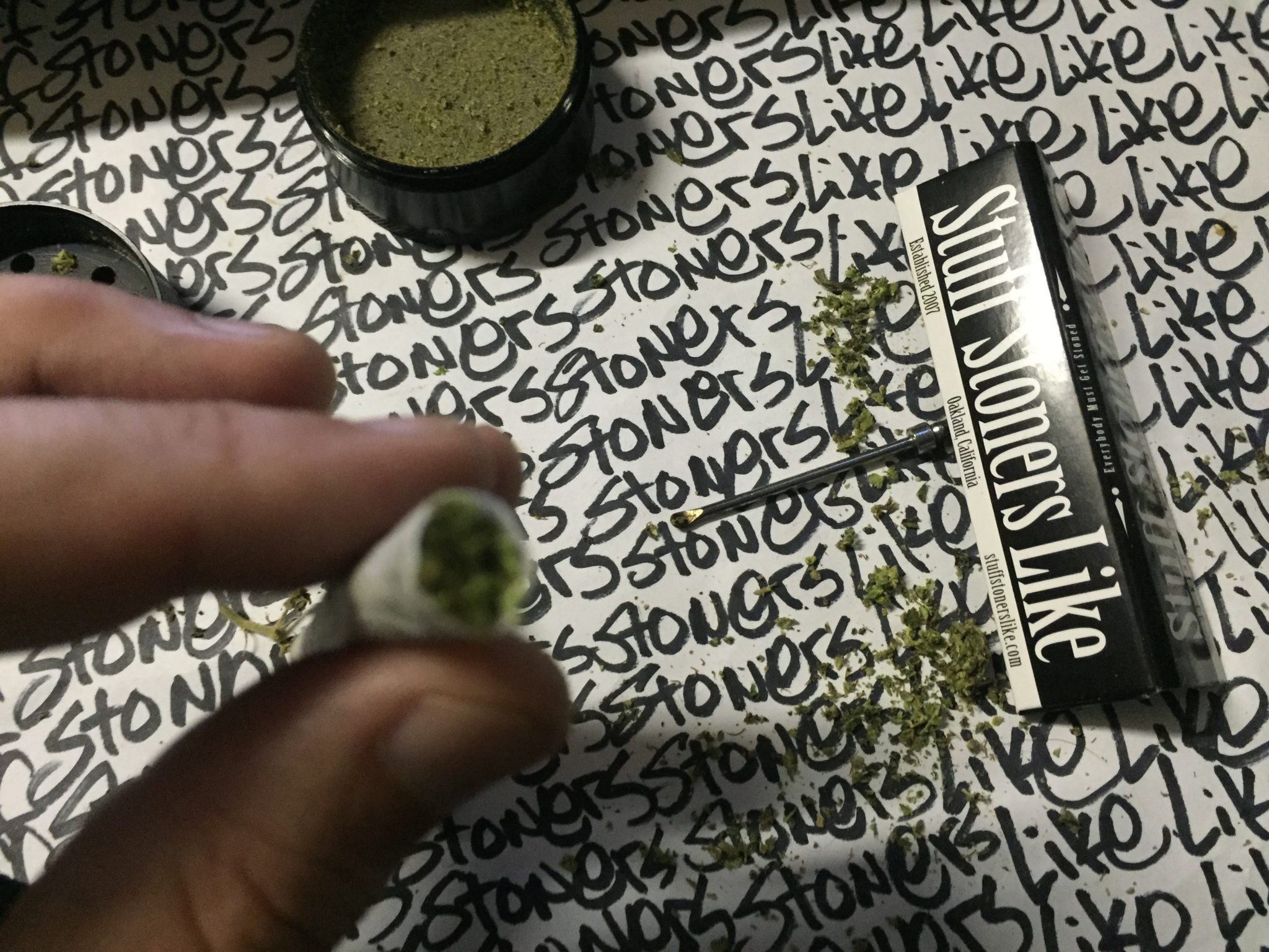 how to roll the perfect joint